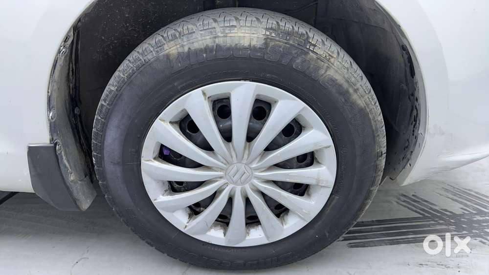 Maruti Suzuki Swift Dzire Vxi Optional, 2016, Petrol