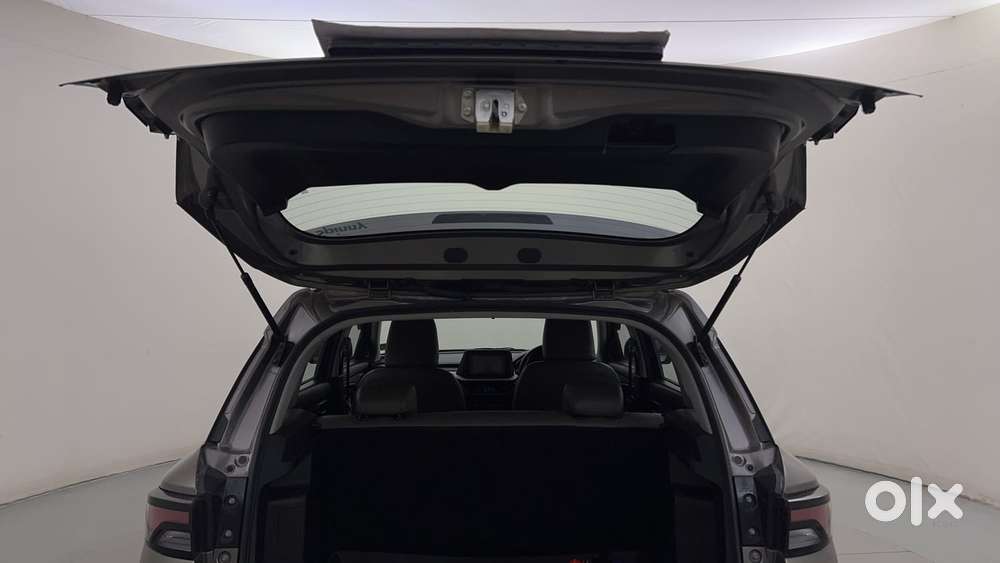 Maruti Suzuki Brezza Vxi At, 2023, Petrol