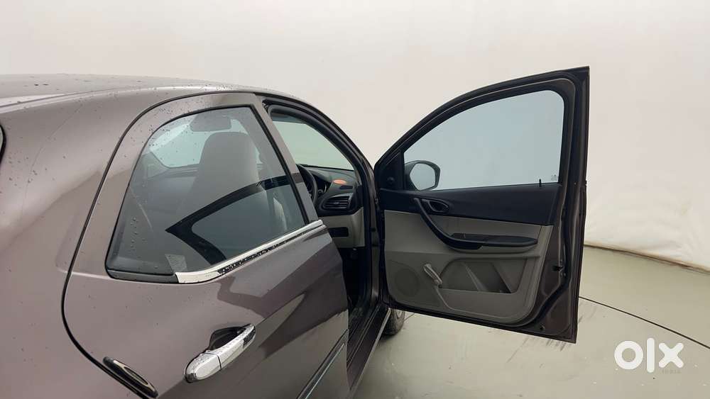 Tata Tiago Xe, 2019, Petrol