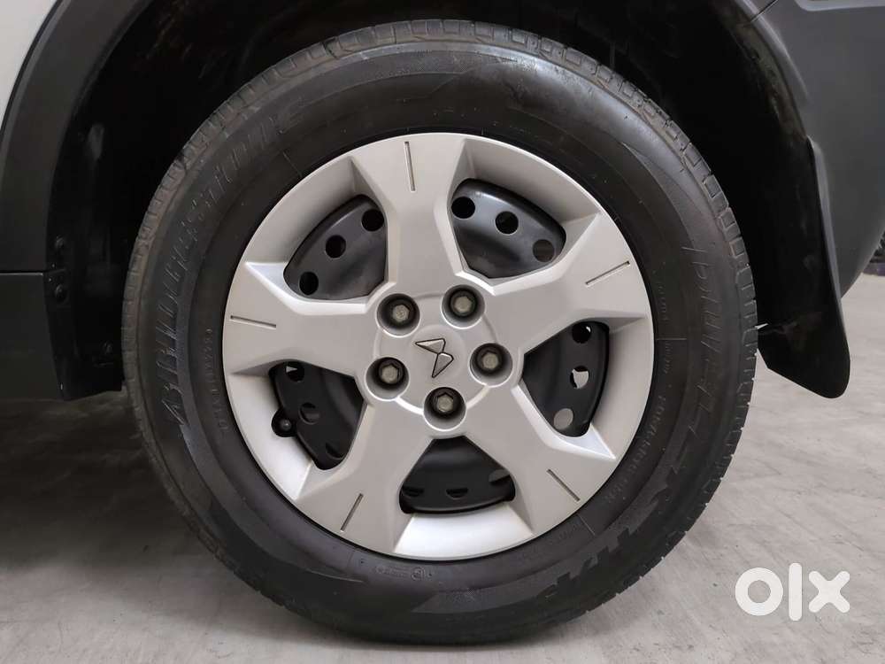 Mahindra Xuv300 1.2 W6 Amt Petrol, 2024, Petrol