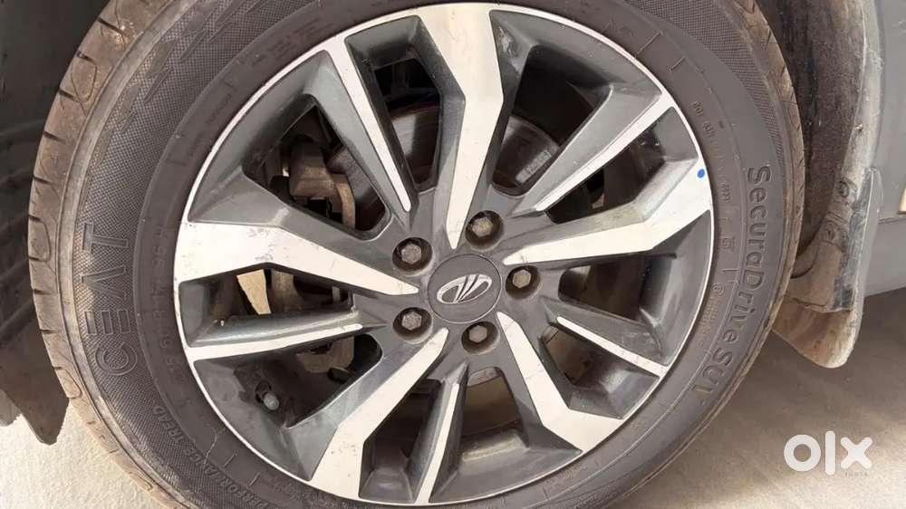 Mahindra Xuv300 2019 Petrol Well Maintained