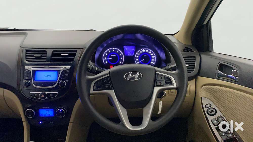 Hyundai Verna Fluidic 1.6 Vtvt Sx, 2014, Petrol