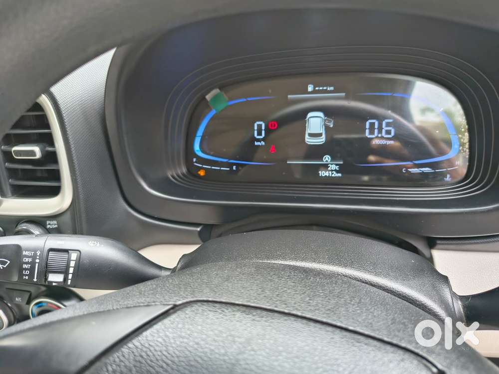 Hyundai Venue Petrol 2024