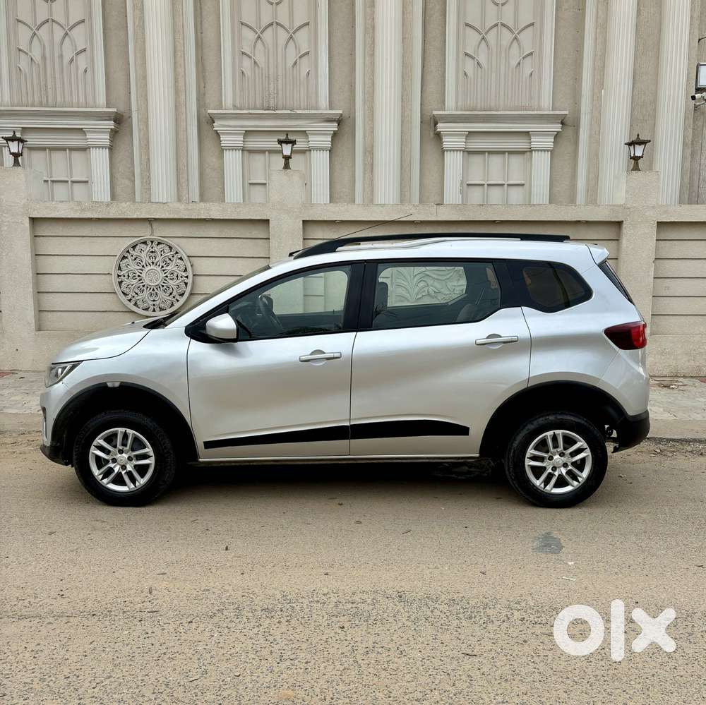Renault Triber Rxt, 2022, Petrol