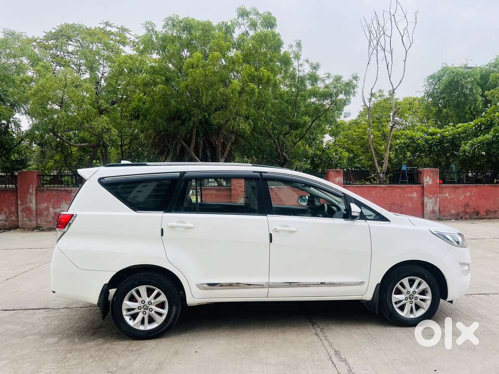 Toyota Innova Crysta 2.4 G Mt 7 Str, 2017, Diesel