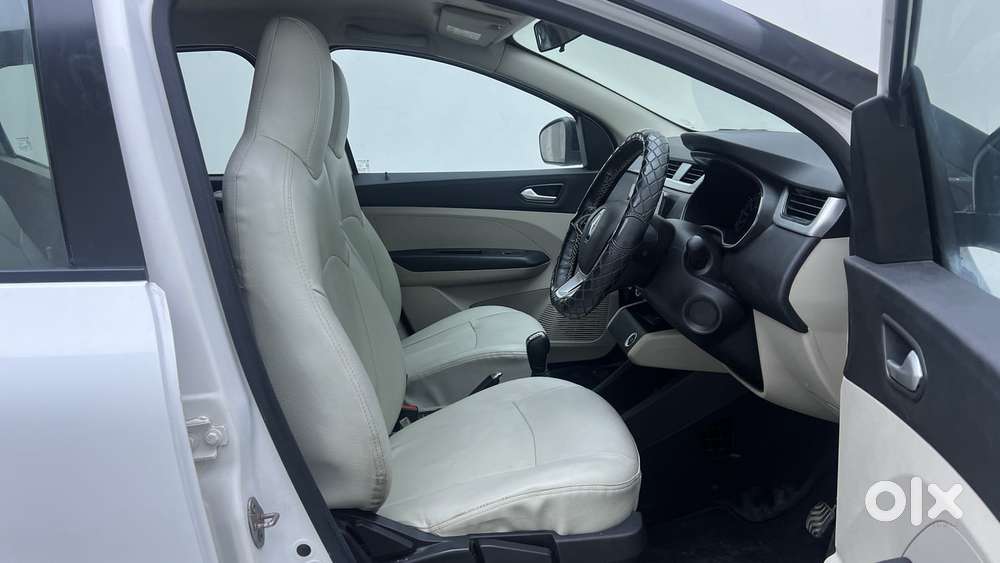 Renault Triber Rxz Easy-r Amt Dual Tone, 2022, Petrol