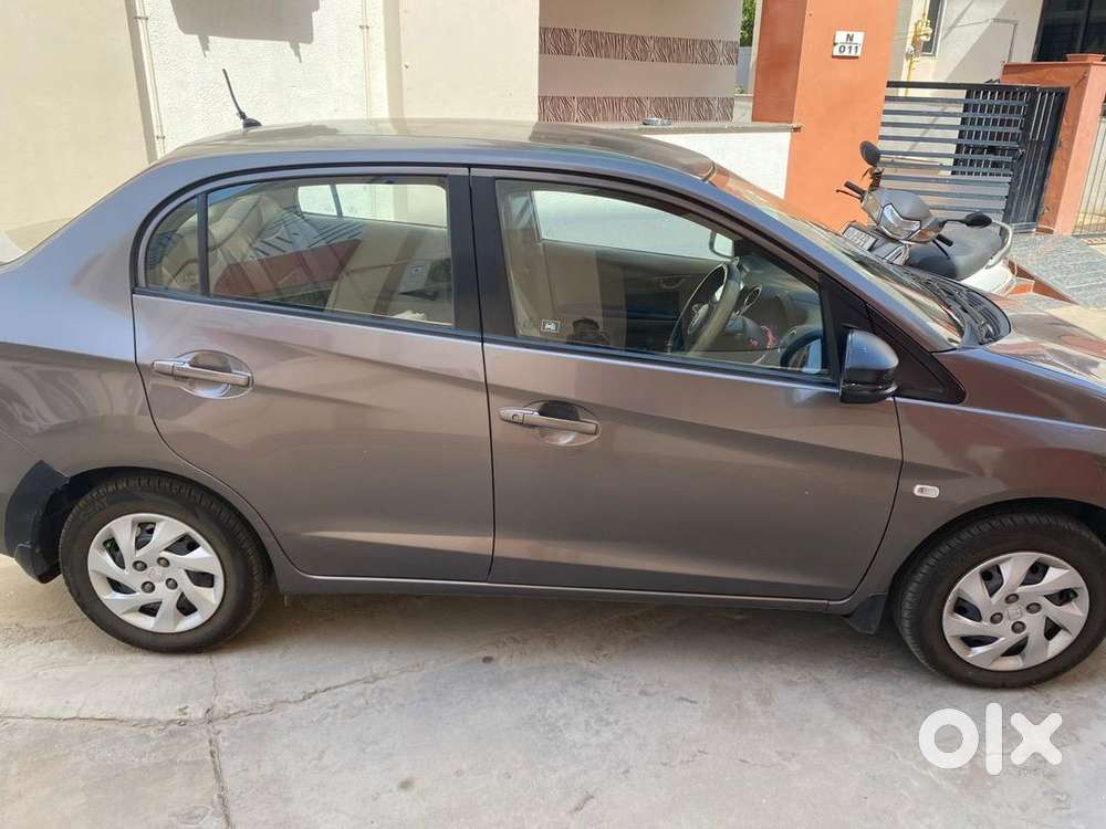 Honda Amaze 2015 Diesel Well Maintained