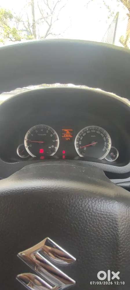 Less 37000 Kms Driven, Single Owner, 2013 Maruti Swift 1.2 Vxi