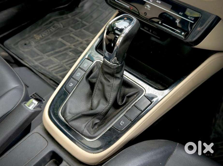 Skoda Slavia 1.0 Tsi Style At, 2022, Petrol