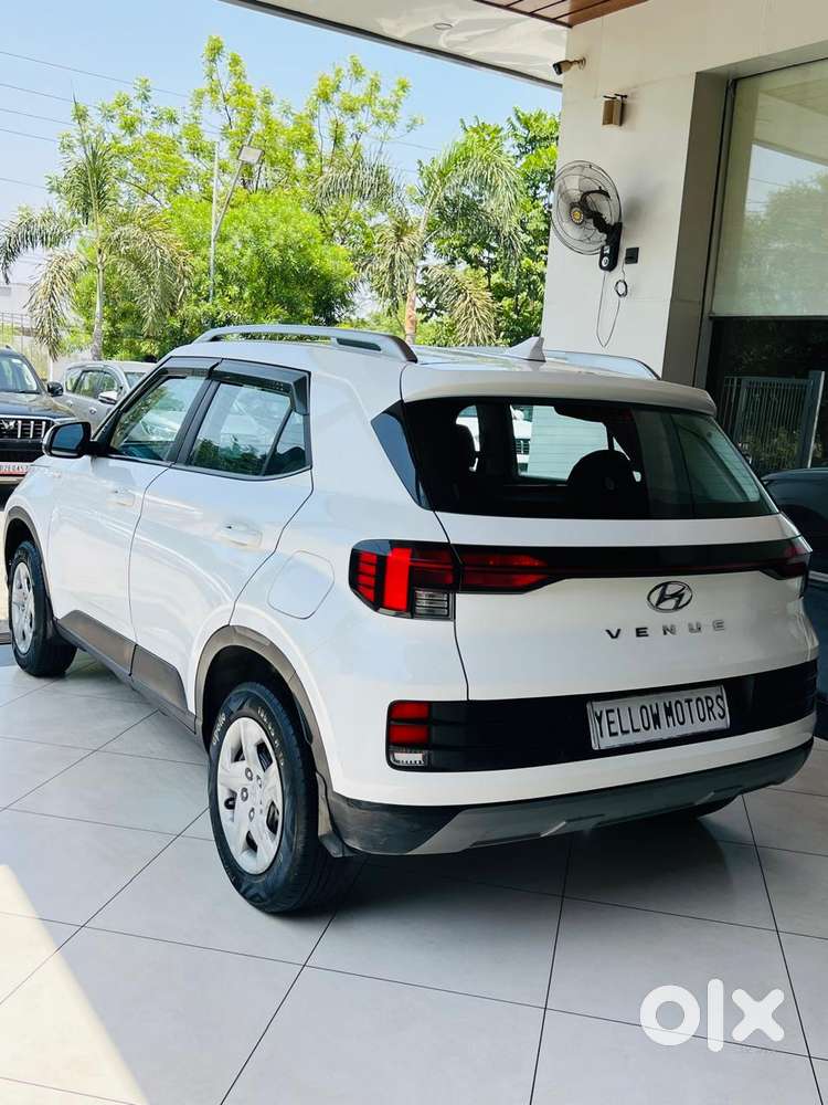 Hyundai Venue [2022-ongoing] 1.2 S, 2022, Petrol
