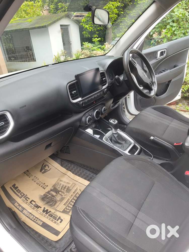 Hyundai Venue Petrol 2022