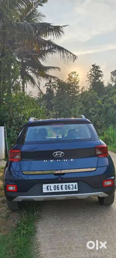 Hyundai Venue 2020 Petrol Well Maintained