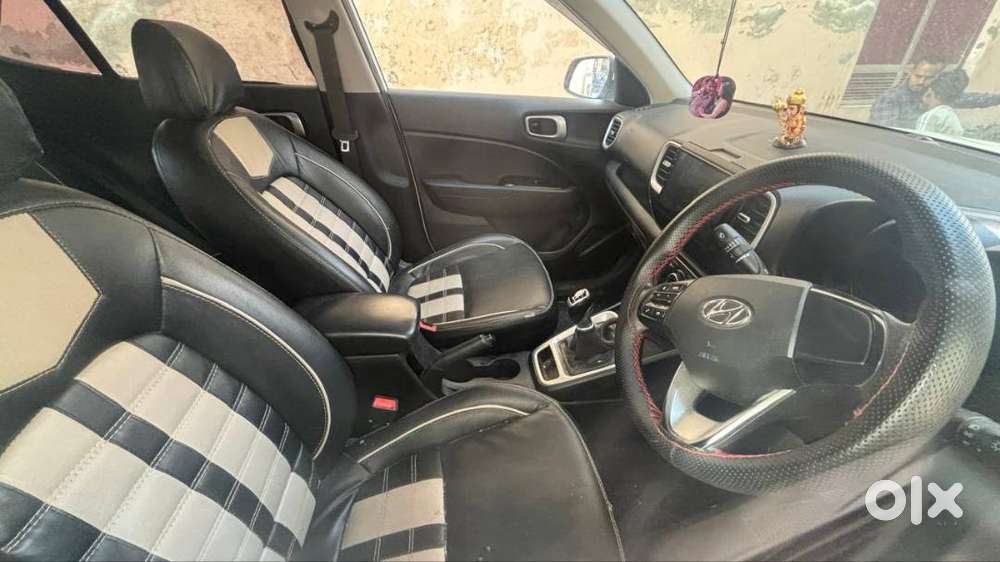 Hyundai Venue 2019 Petrol 65000 Km Driven