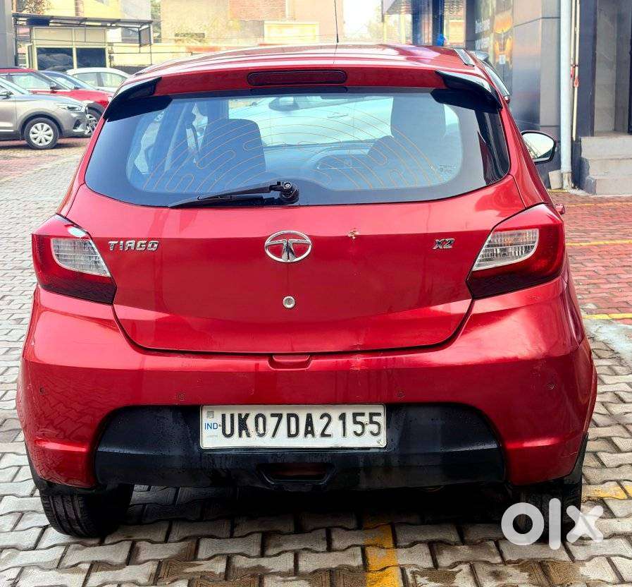 Tata Tiago, 2017, Petrol