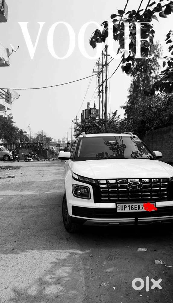 Hyundai Venue 2024 Petrol Well Maintained
