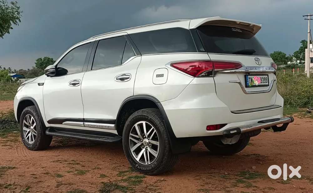 Toyota Fortuner 4* 4 - Single Ownership - Auto Transmission - Pearl