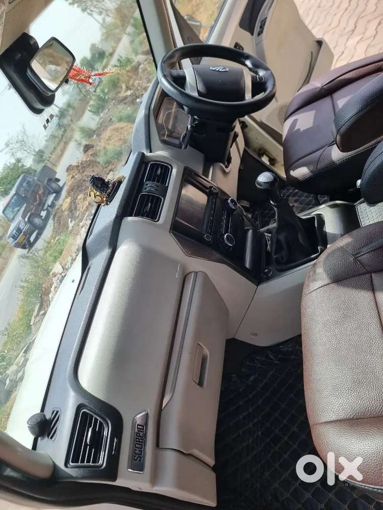 Mahindra Scorpio S11