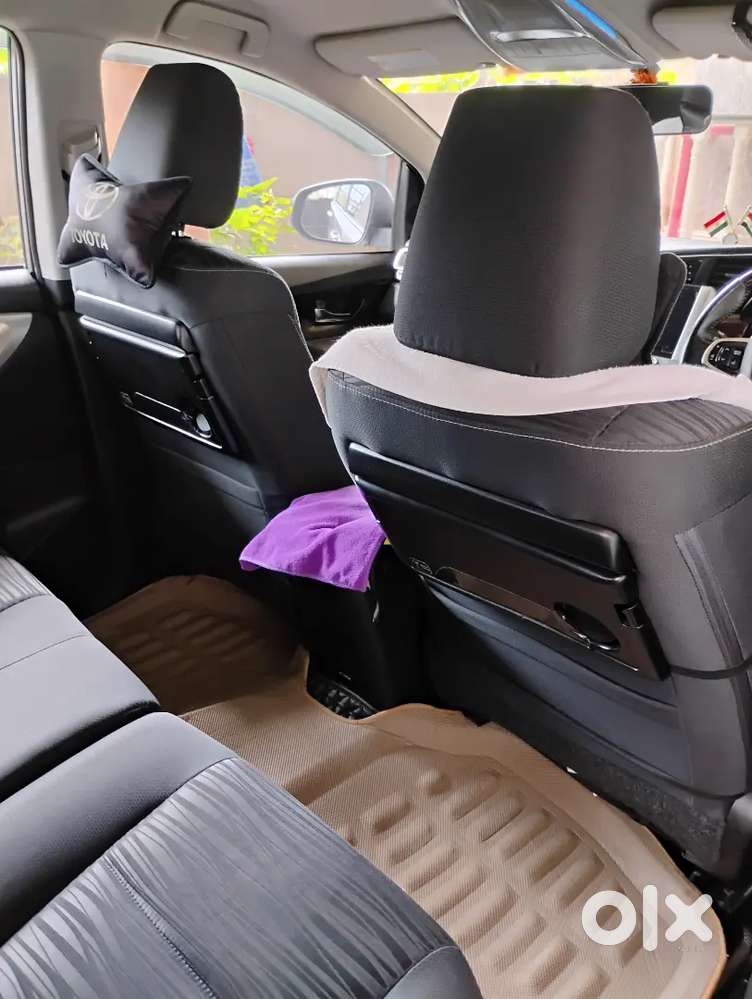 Toyota Innova Crysta 2.4 V 8 2017