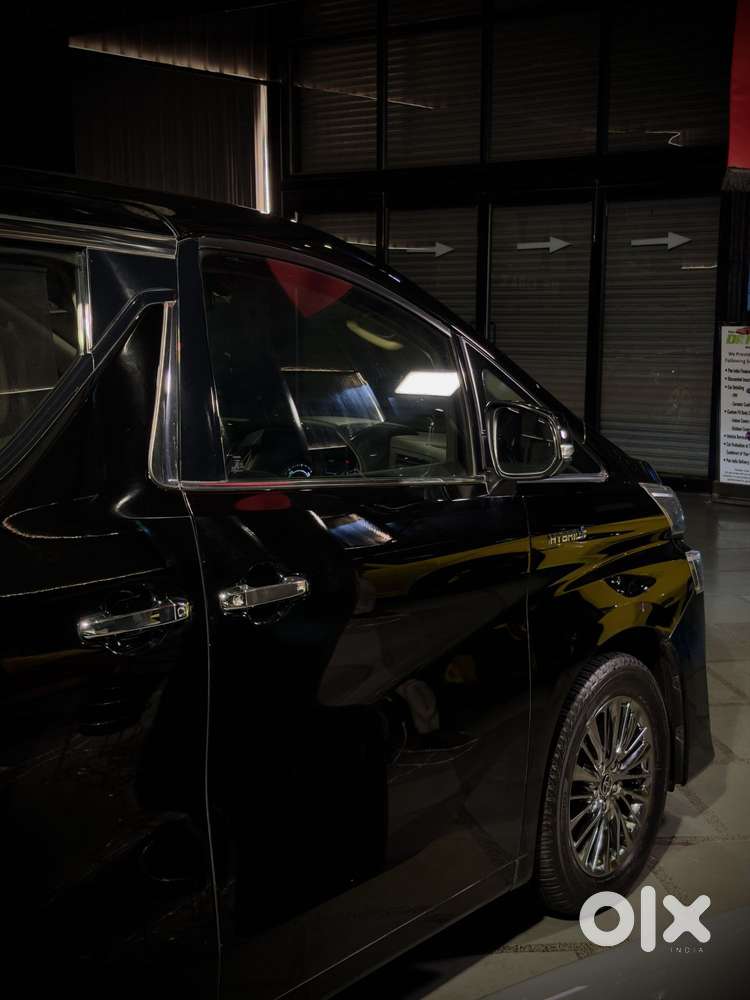 Toyota Vellfire Vip – Executive Lounge, 2023, Petrol