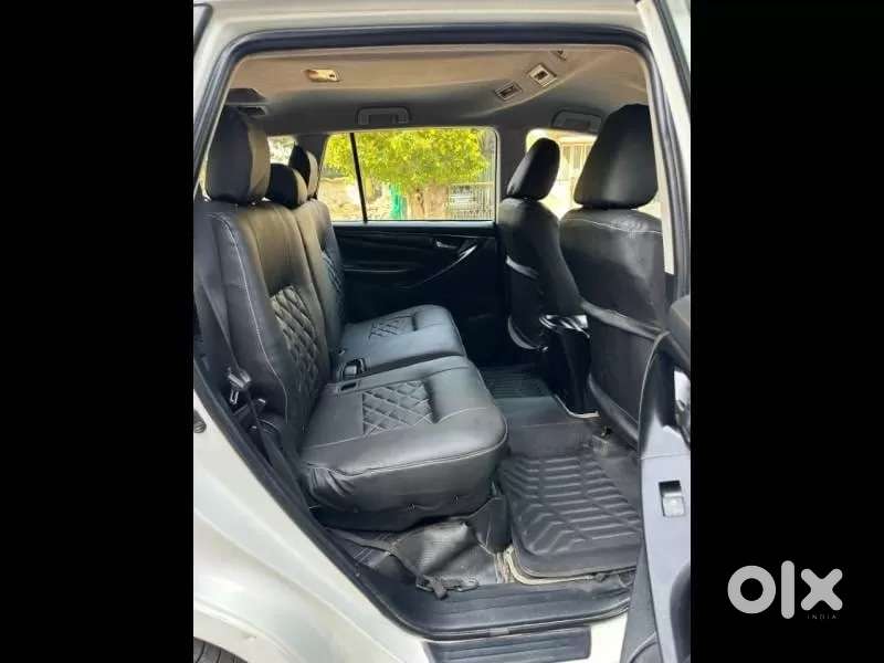 Toyota Innova Crysta [2020-ongoing] 2.4 Gx 8 Str, 2017, Diesel