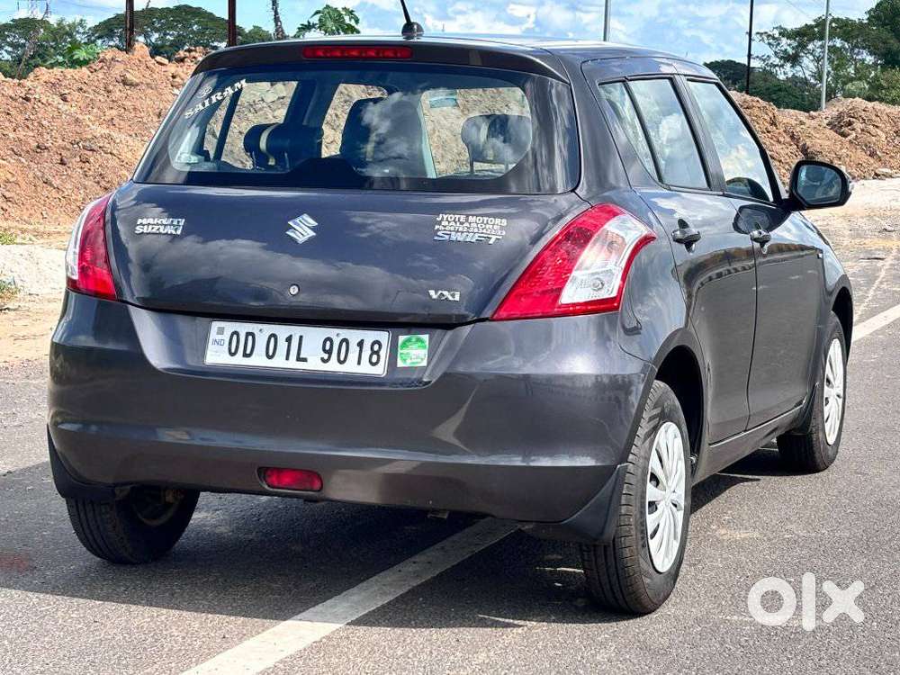 Maruti Suzuki Swift Vxi 1.2 Abs Bs-iv, 2016, Petrol