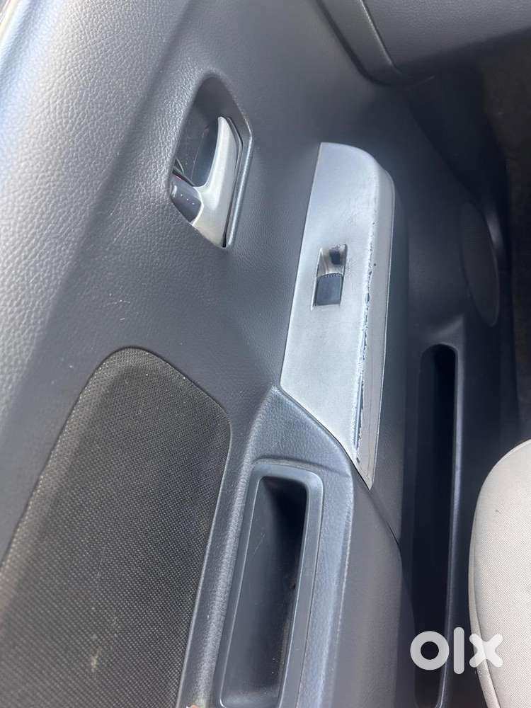 Petrol+company Fitted 28litre Lpg 2012 Model