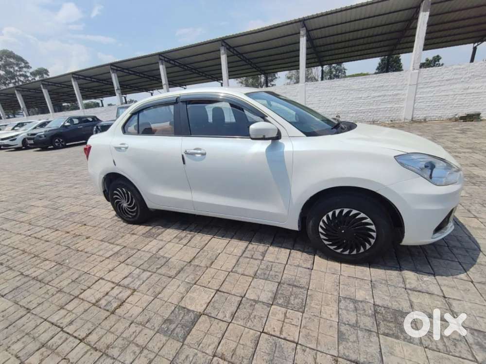 Maruti Suzuki Dzire 1.2 Vxi, 2023, Petrol