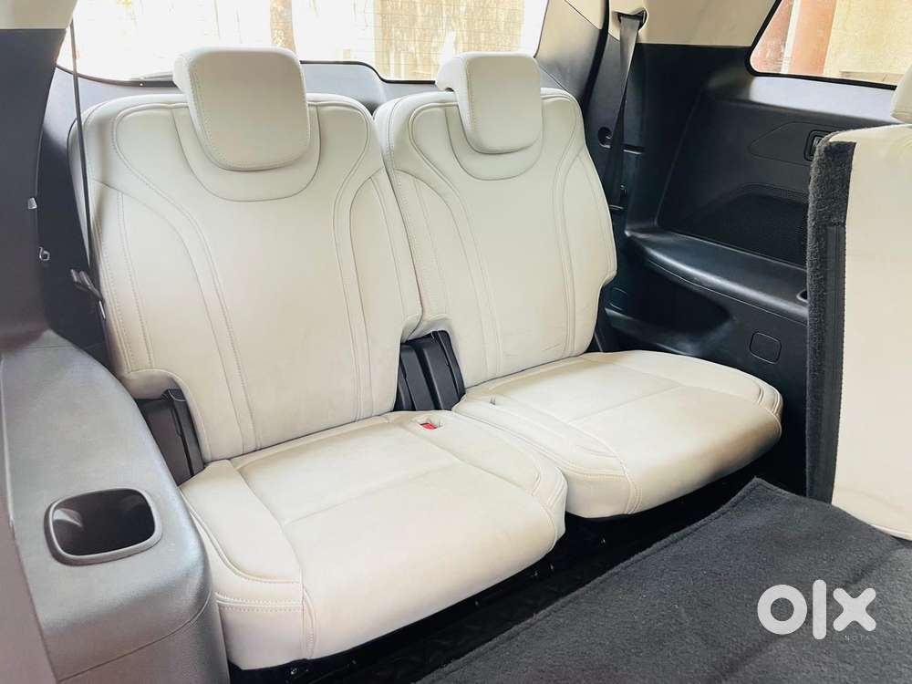 Mahindra Xuv700 2.0 Ax 5 Petrol Mt 7 Str, 2022, Petrol