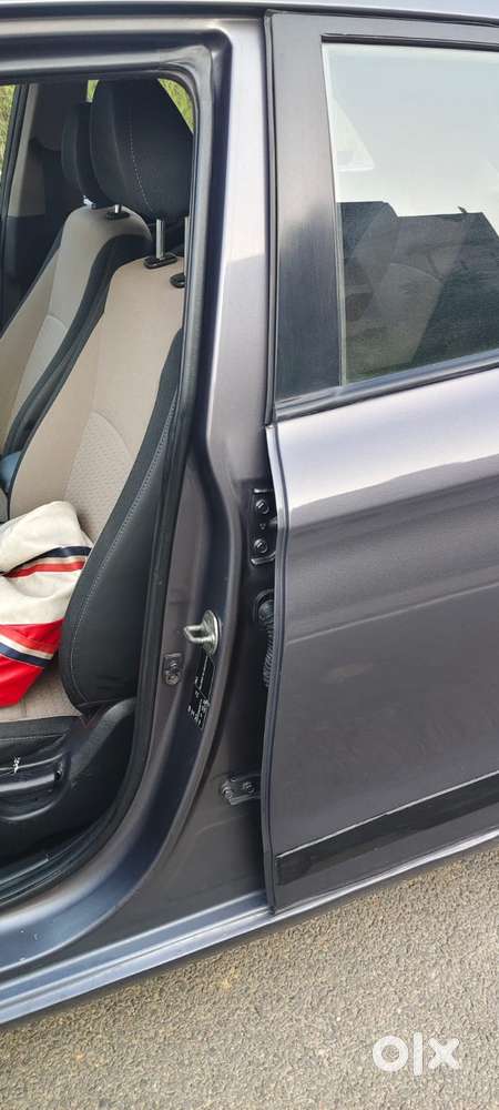 Tata Tiago Xz Opt, 2017, Petrol