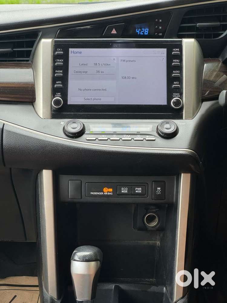 Toyota Innova Crysta 2.7 Zx At, 2022, Petrol