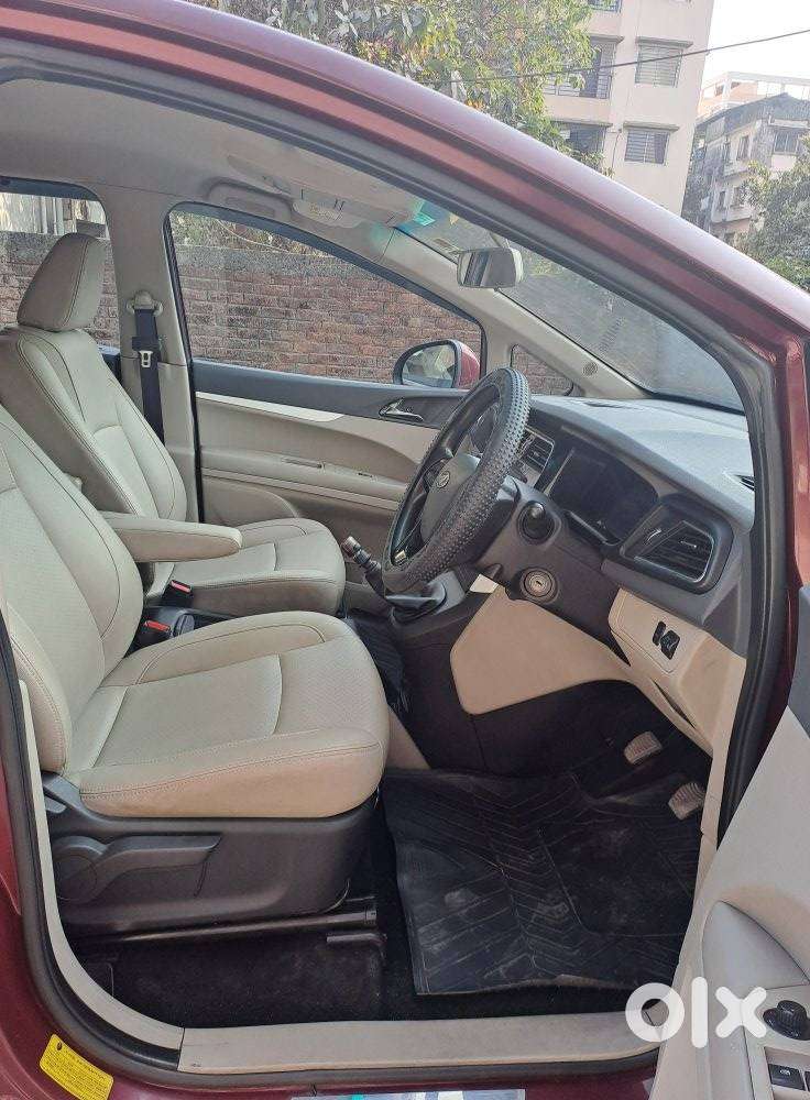 Mahindra Marazzo M8, 2018, Diesel