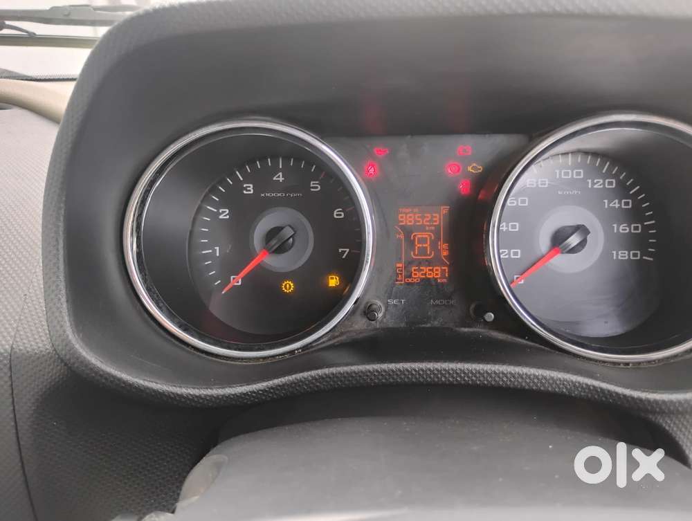 Mahindra Tuv 300 T8, 2016, Diesel