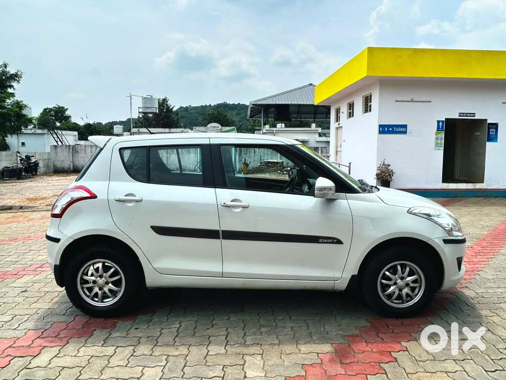 Maruti Suzuki Swift Vxi 1.2 Abs Bs-iv, 2013, Petrol