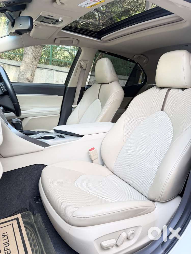 Toyota Camry, 2021, Petrol