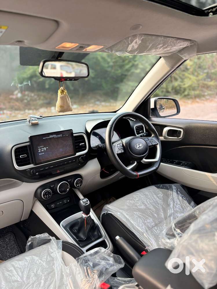 Hyundai Venue Sx Mt, 2023, Petrol
