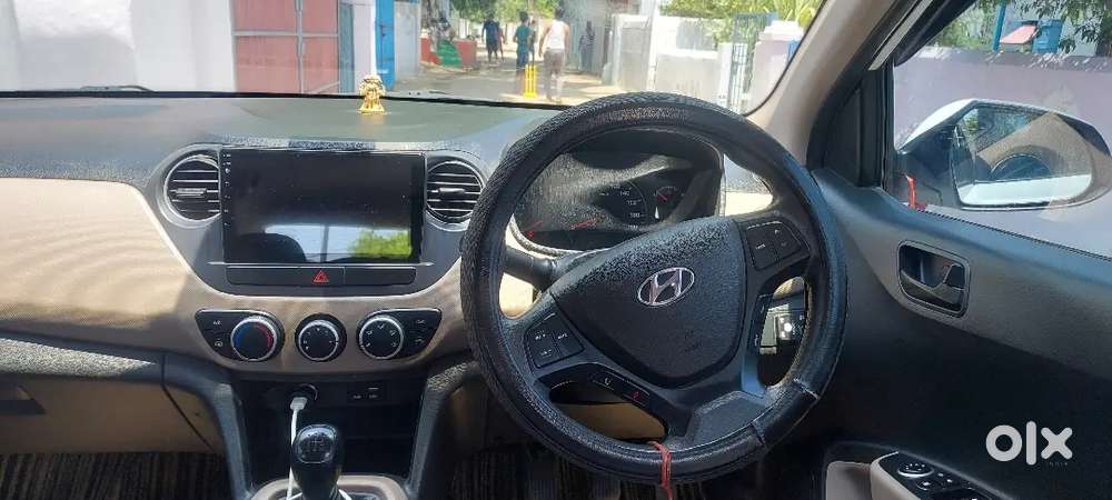 Hyundai Xcent Cng + Petrol  40,000 Km  32 Km/kg Mileage  Excellent