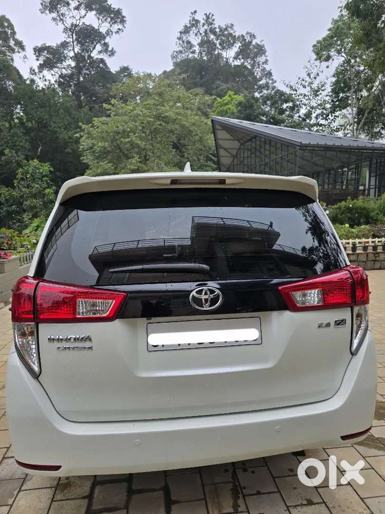 Toyota Innova Crysta 2018 Diesel Well Maintained