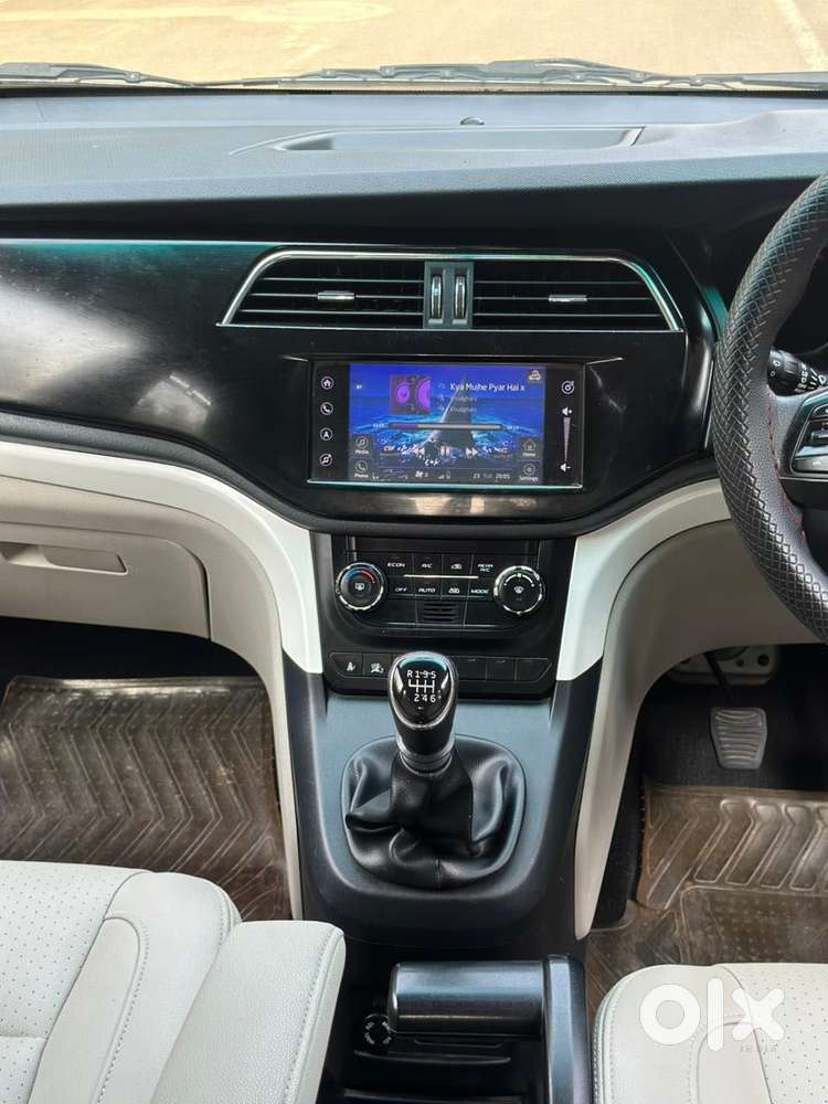 Mahindra Marazzo M8, 2018, Diesel
