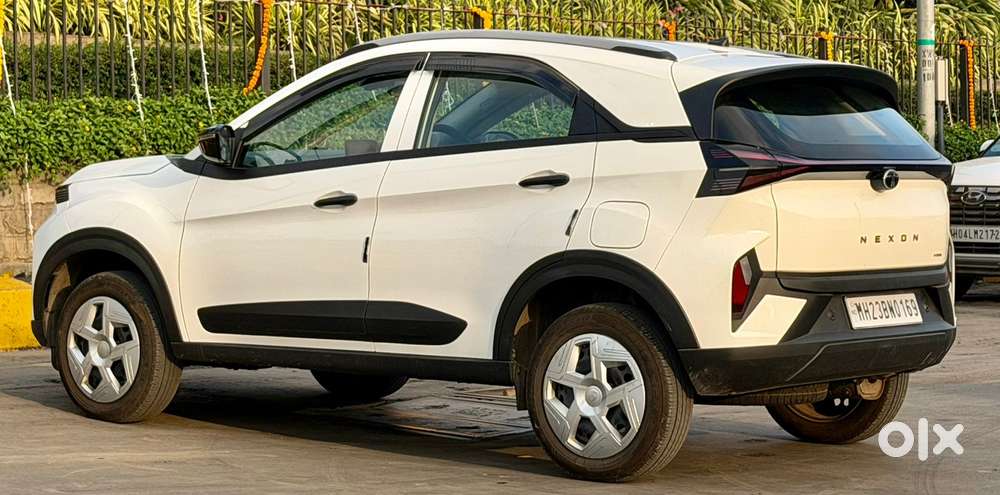 Tata Nexon Smart Plus S 1.2 Revotron Petrol 5 Mt, 2025, Cng & Hybrid..