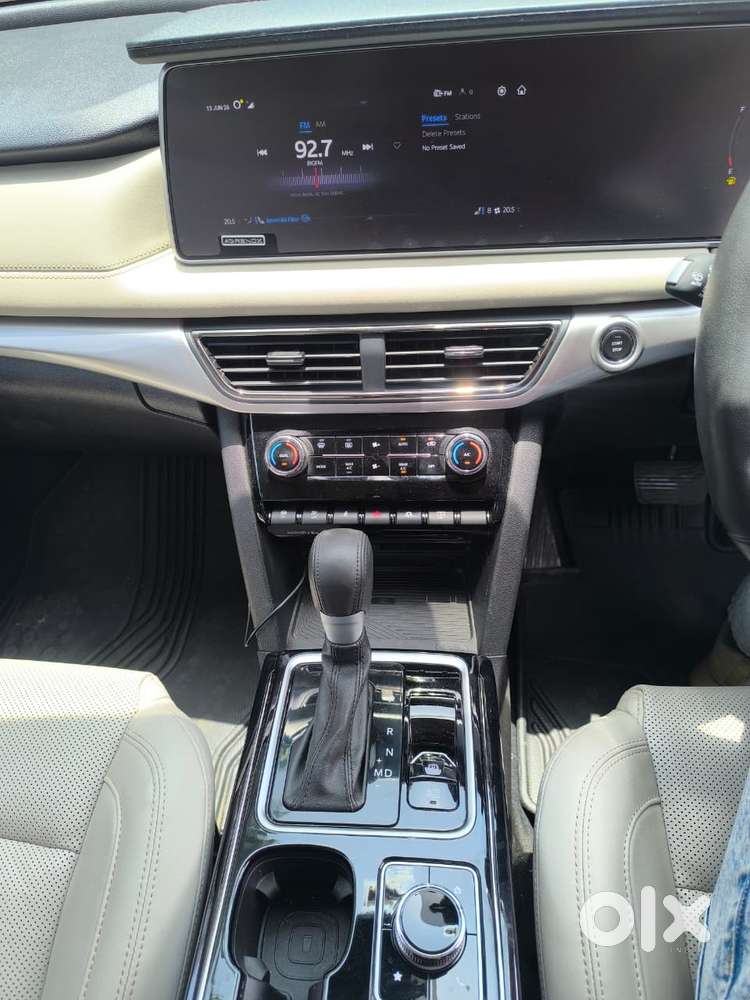 Mahindra Xuv700 2.0 Ax 7 Petrol At Str, 2024, Petrol