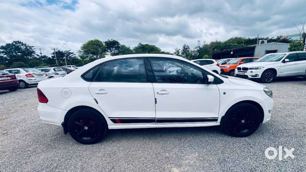 Skoda Rapid 1.5 Tdi At Elegance Plus, 2015, Diesel