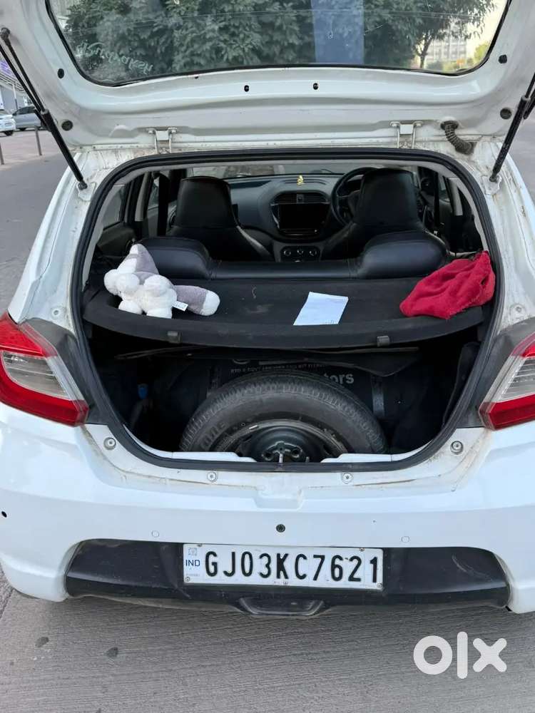 Tata Tiago Xt Icng 2018