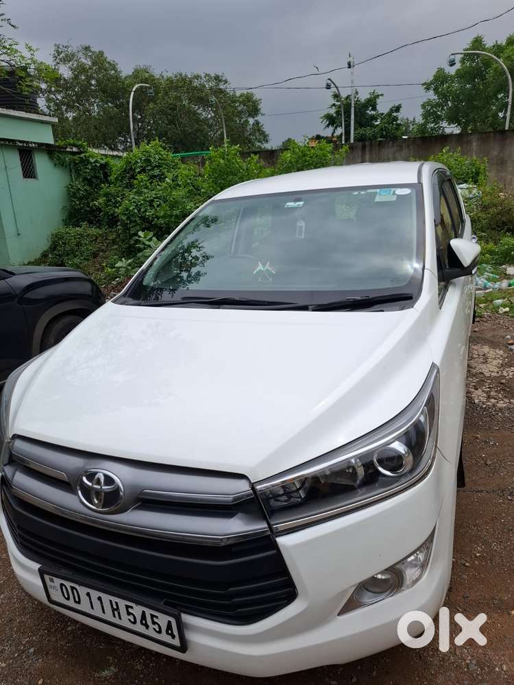 Toyota Innova Crysta 2.4 V, 2016
