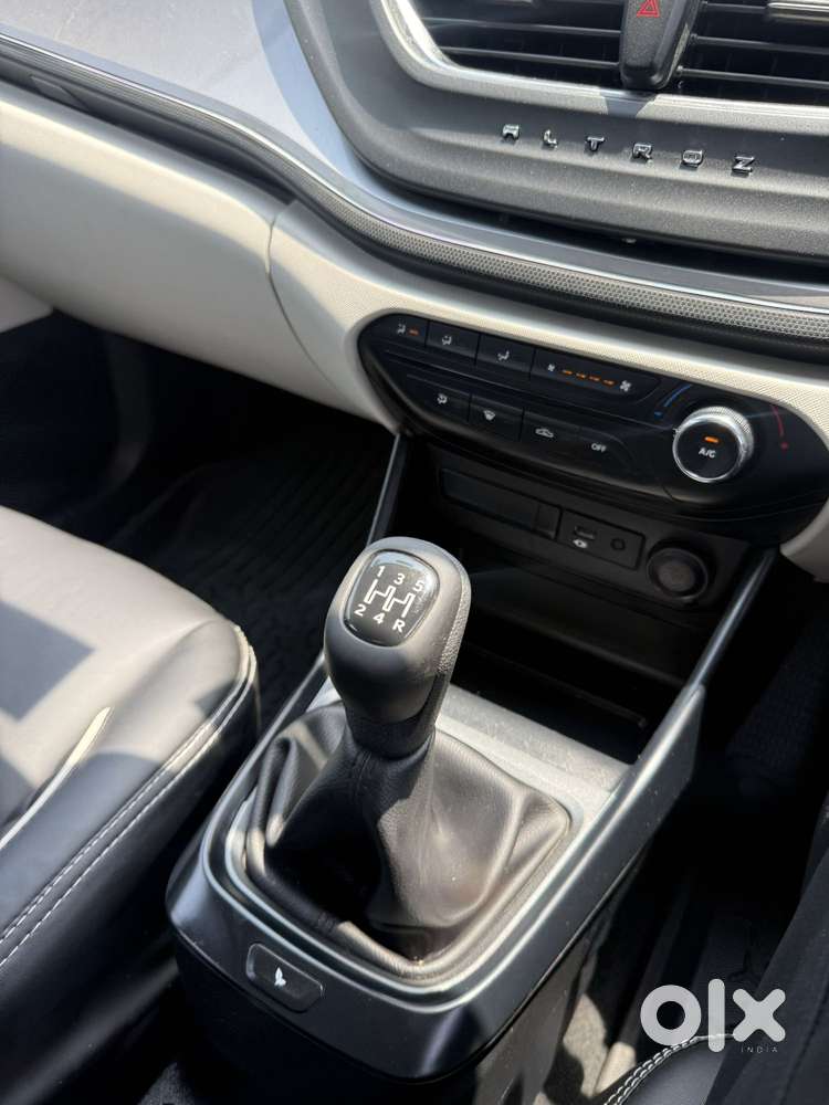 Tata Altroz 1.2 Xm Plus, 2024, Petrol