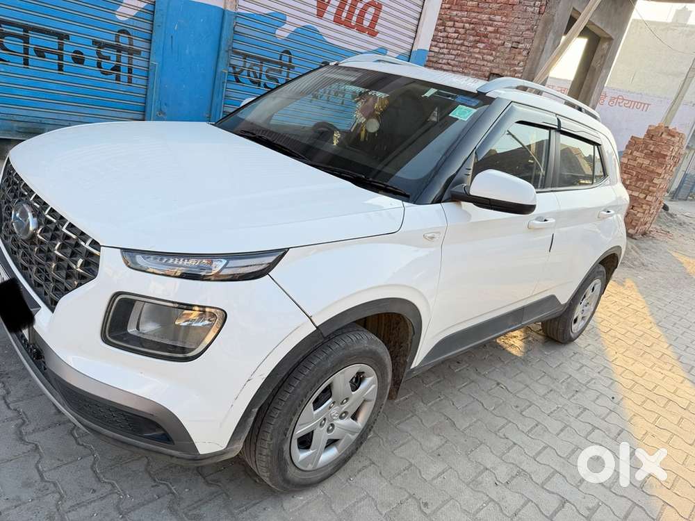 Hyundai Venue 2021 Petrol Well Maintained