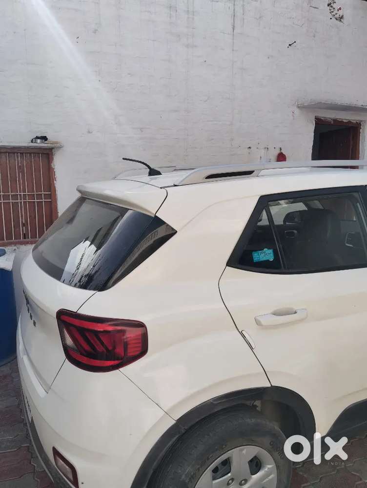 Hyundai Venue 2020 Petrol Well Maintained