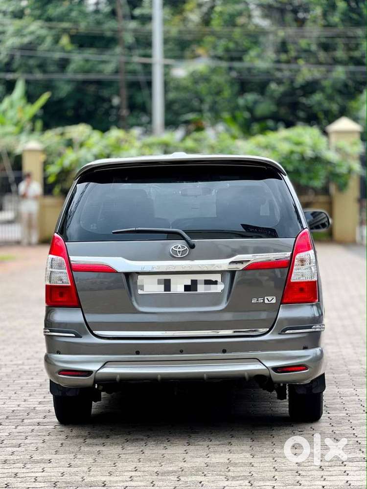 Toyota Innova 2.5 V 8 Str, 2014, Diesel