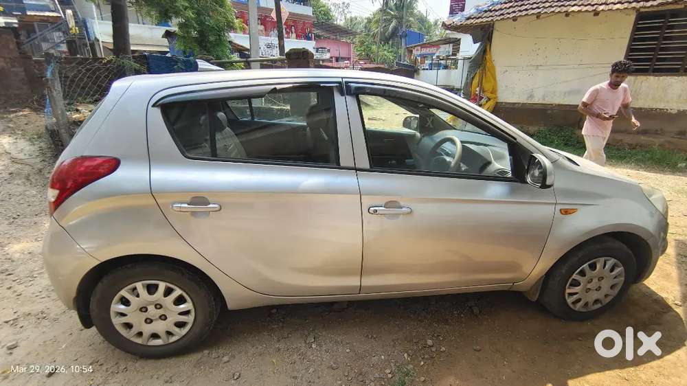 Well Maintained Hyundai I20 2009 Model Silver Colour