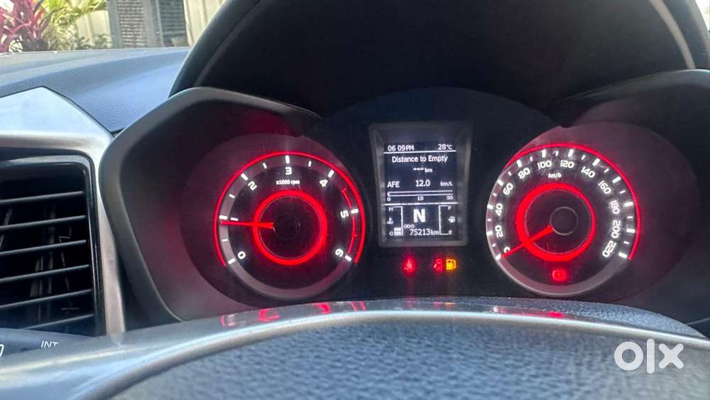 Mahindra Xuv300 W8 1.5 Diesel Dual Tone, 2019, Diesel