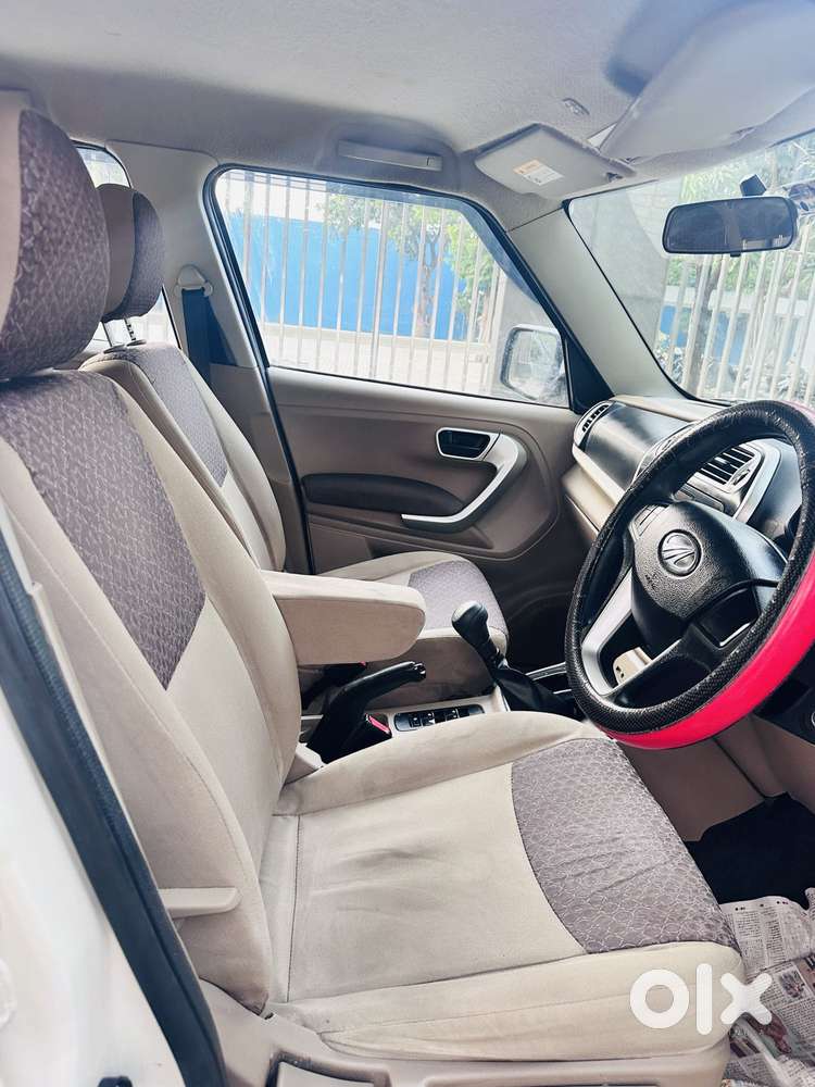 Mahindra Xuv300 W8 Diesel, 2016